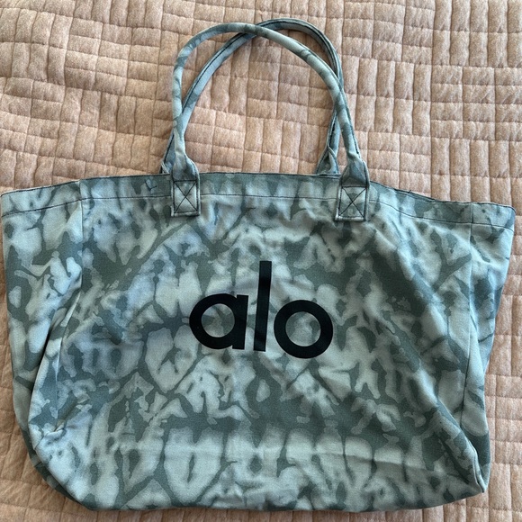 ALO Yoga Handbags - ALO Yoga Tie Dye Tote Bag